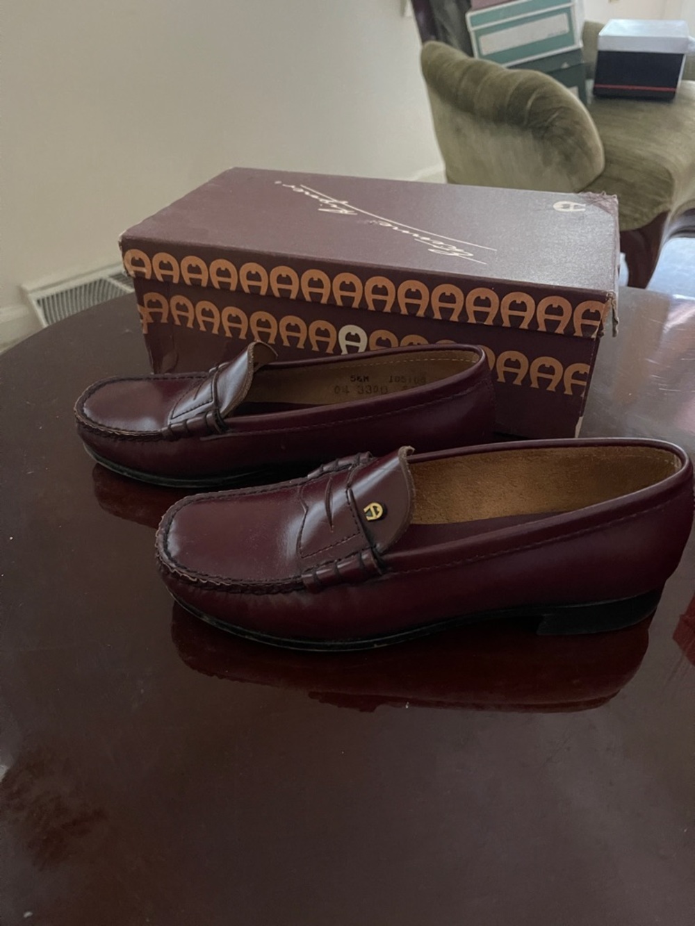 Vintage Women’s Burgundy Leather Penny Loafers Size 5.5 - Picture 12 of 12